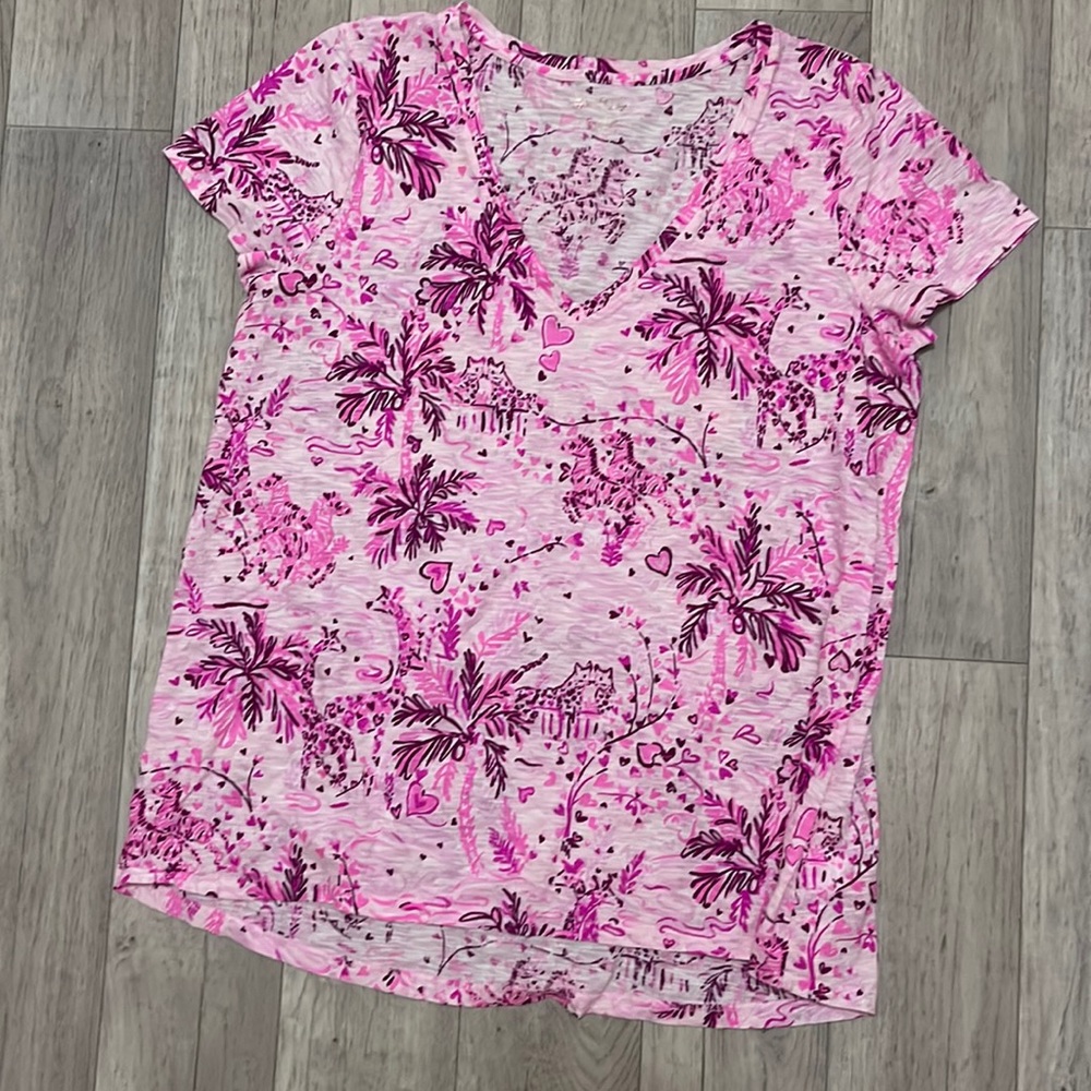 Lilly Pulitzer tee shirt Valentine’s Day pink white